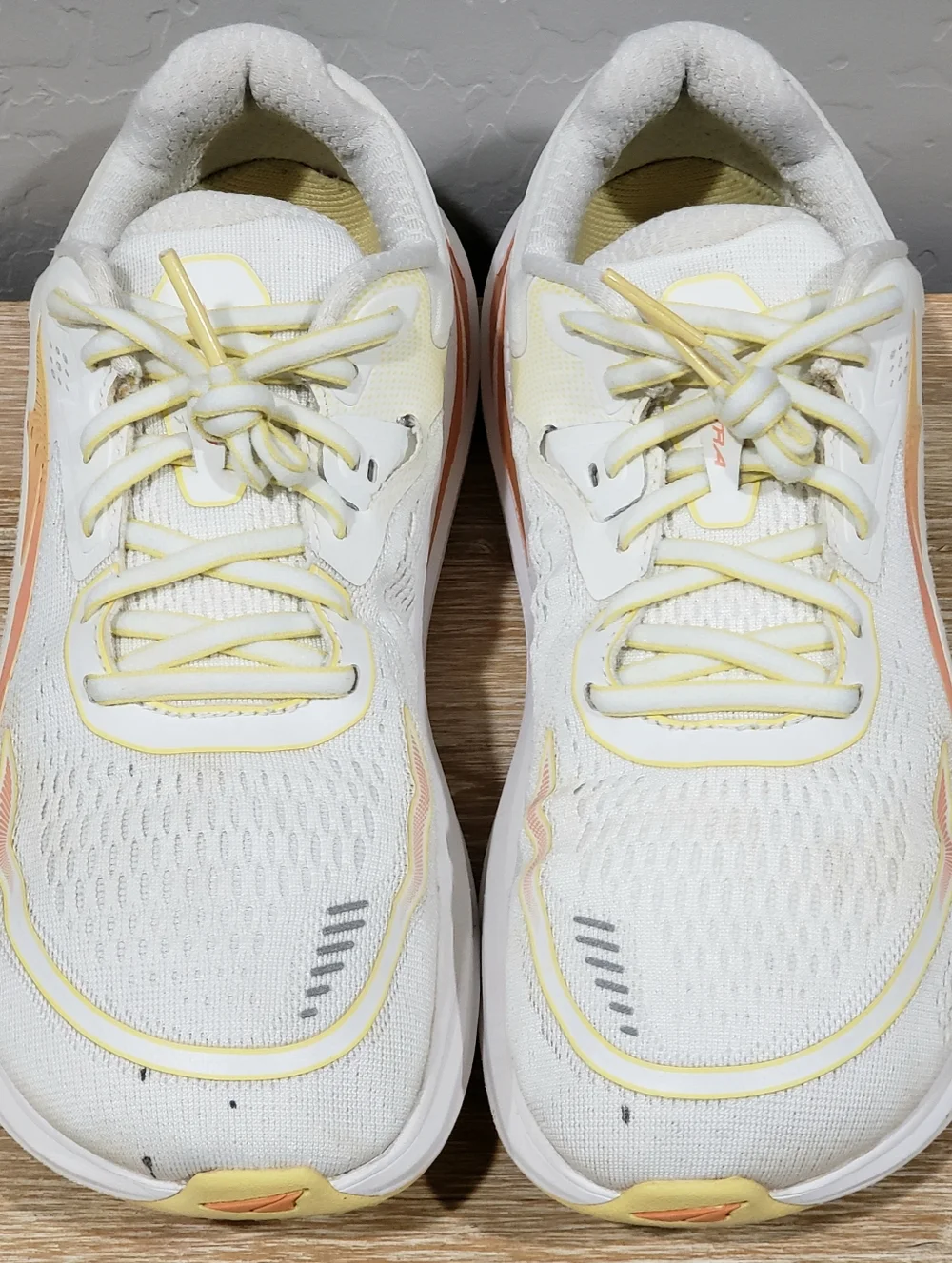 ALTRA Women's Paradigm 6 Running Shoes (10) White/Coral